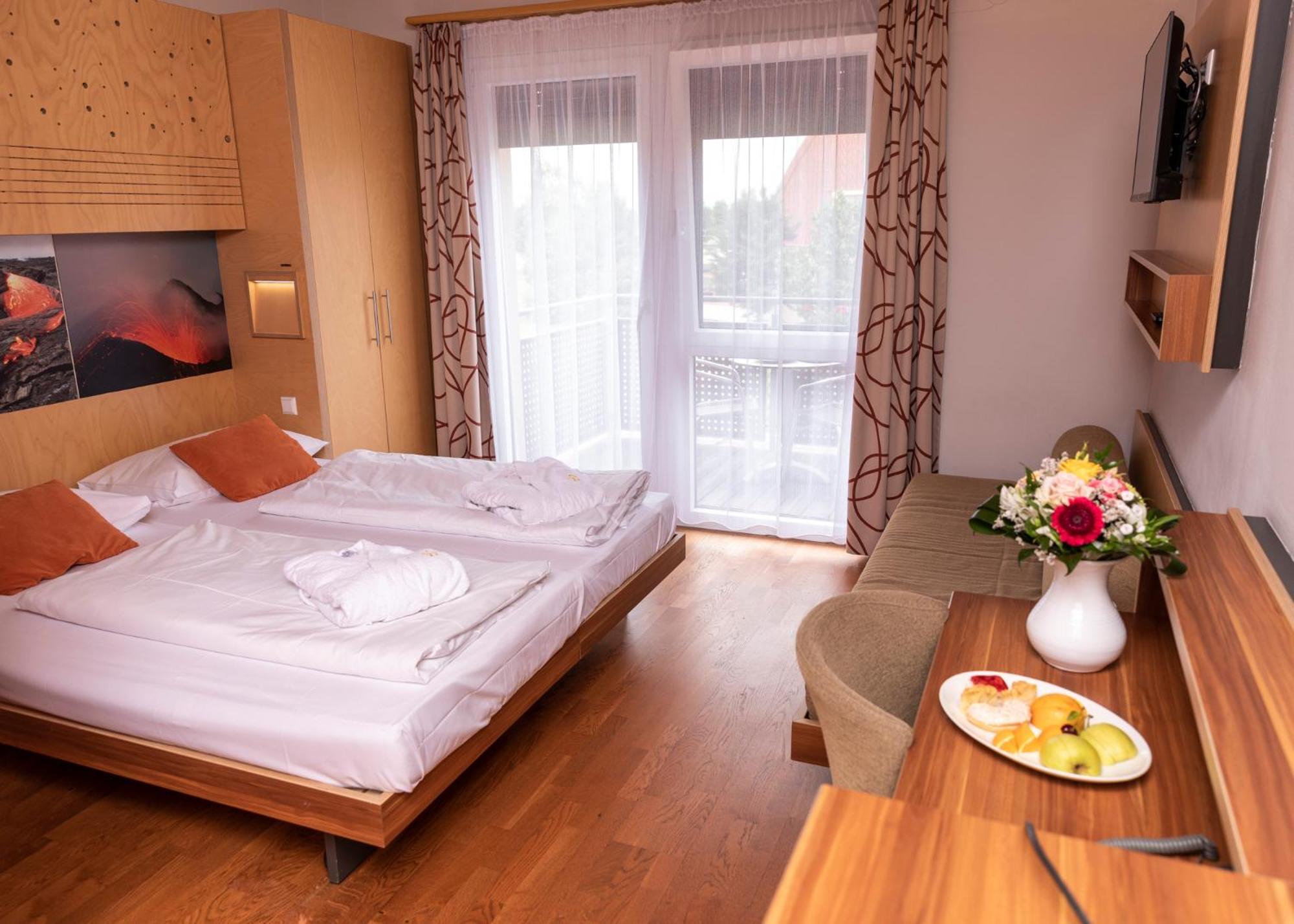 Vulkan Wellness Hotel & Camping Celldömölk Eksteriør bilde