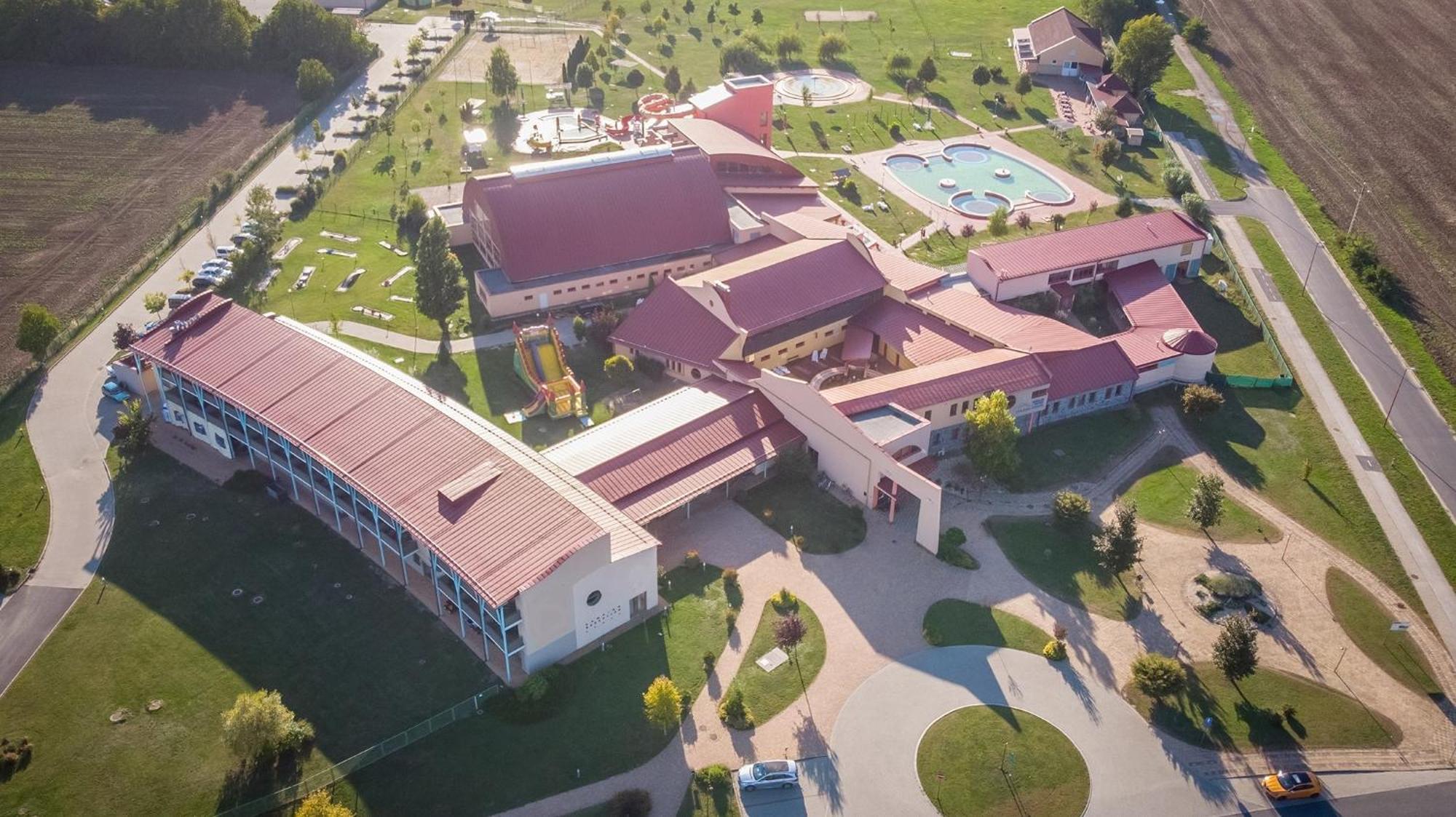 Vulkan Wellness Hotel & Camping Celldömölk Eksteriør bilde